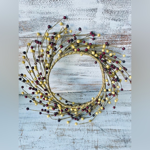 *Waterproof Burgundy & Gold Berry Wreath - Picture 6 of 12